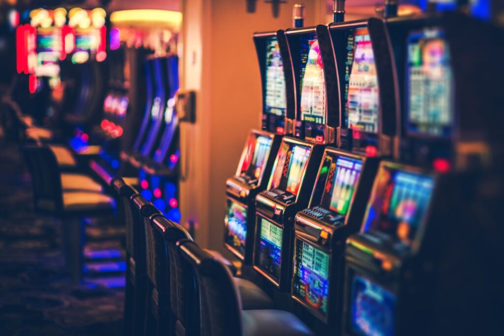 Playing Online Slot Games 